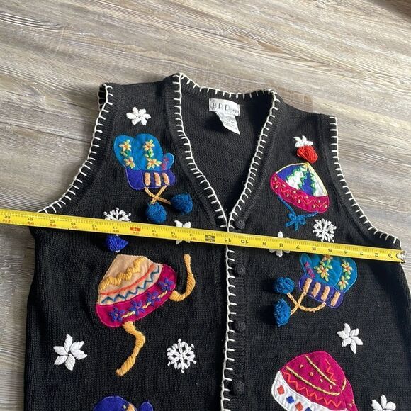 B P Design Black Knit Crochet Christmas Sweater Vest L/G mittens snowflakes - Picture 9 of 11